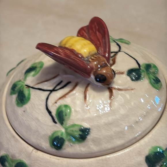 JB Betson's china beehive sugar bowl with clover - Picture 2 of 10